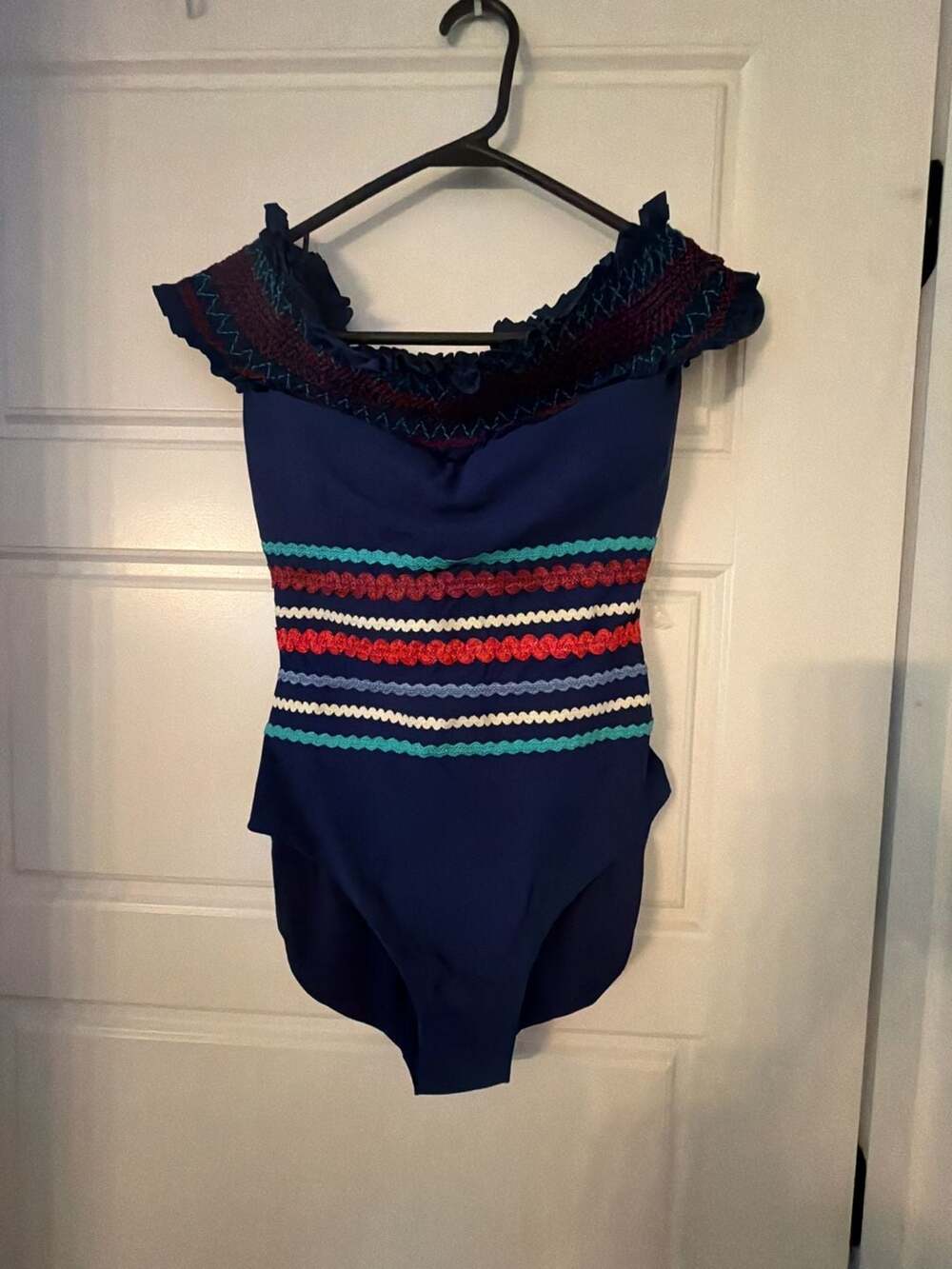 Red Carter Navy Off-The-Shoulder One-Piece Swimsuit Size S